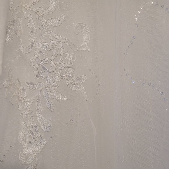 Bridal size 28 plus size Wedding Dress/Gown - Picture 7 of 8